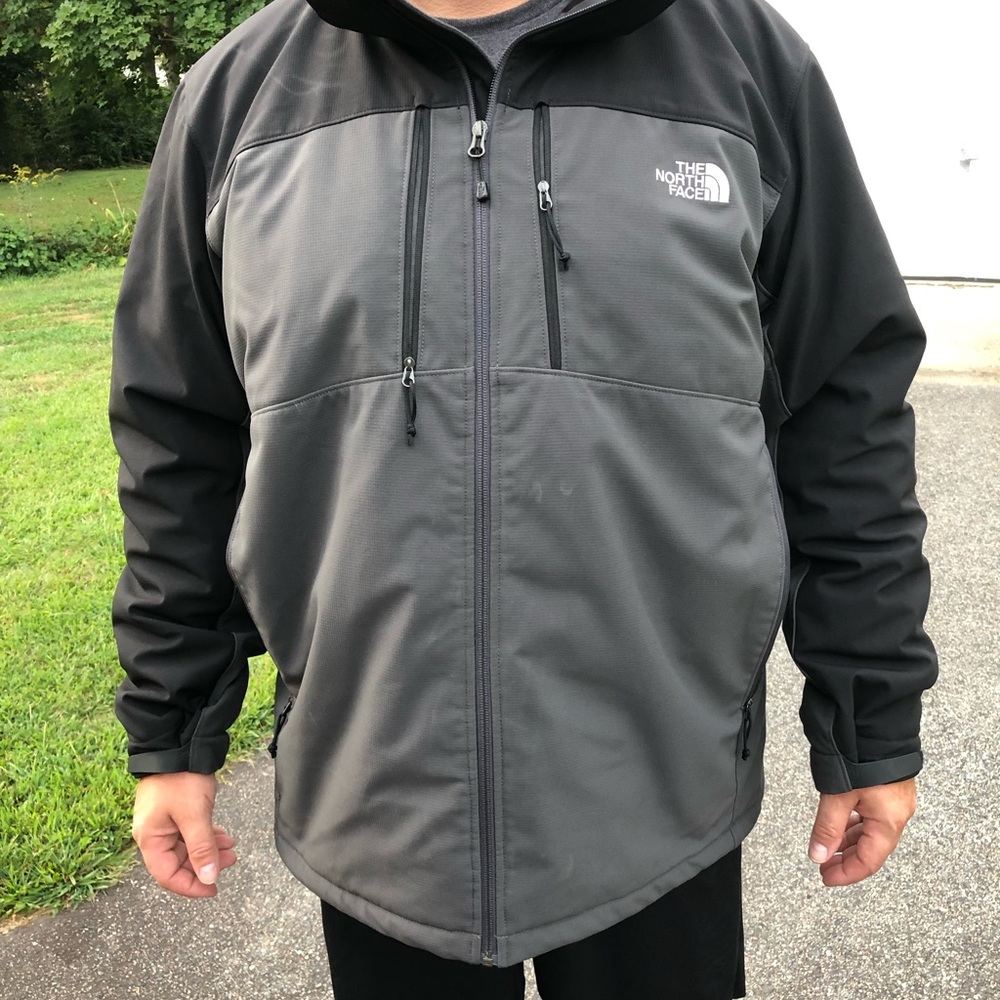 Men’s North face winter coat.  Black/grey XXL